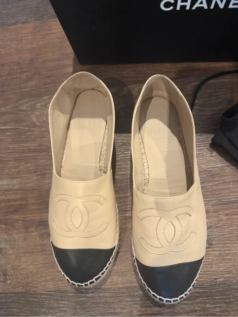 CHANEL Two-Tone Beige and Black Leather Espadrille Slip-Ons